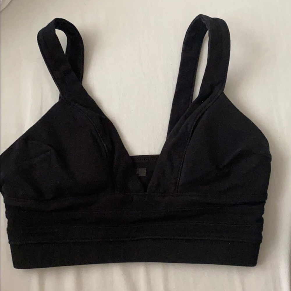 Black sports bra